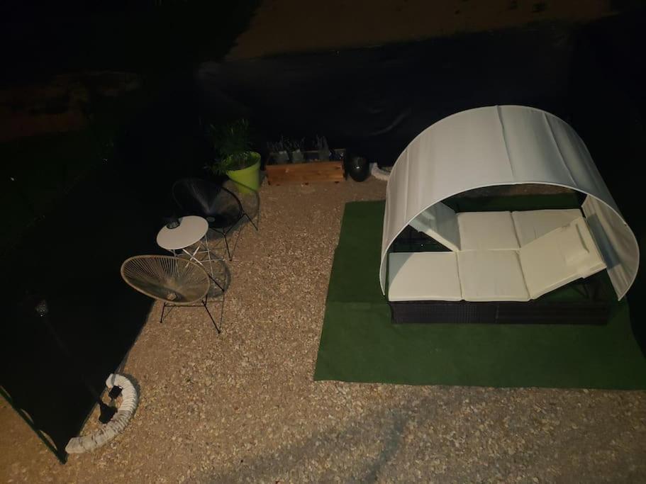 Bulles Etoilees Appartement Avec Jacuzzi Prive Montrevel-en-Bresse Eksteriør billede